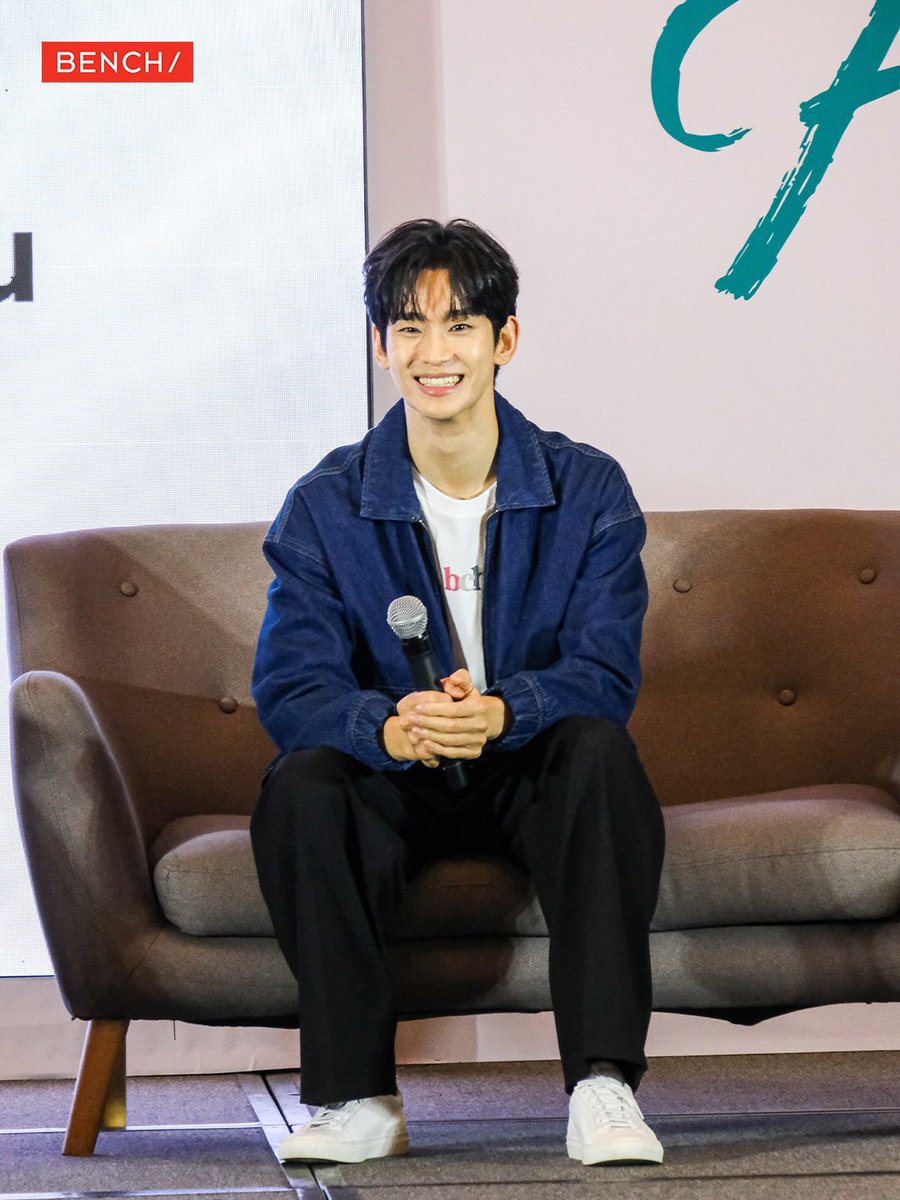 soohyunupdates's tweet photo. [1001] #KimSoohyun at the #BENCHOurForeverWithYou fan meeting press conference in Manila.

#BENCHxKIMSOOHYUN https://t.co/DfXa2CzaU1