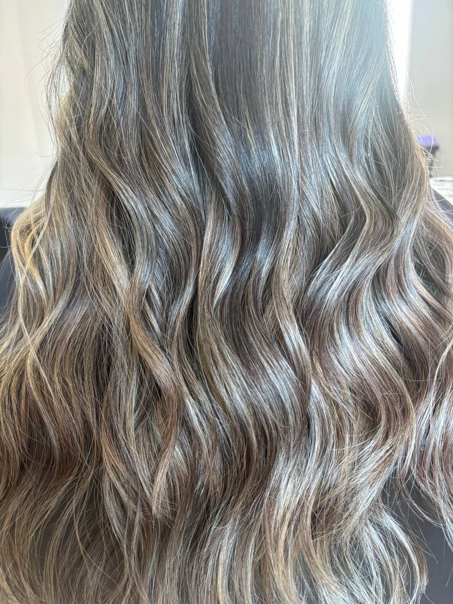 SEXYCANI9998's tweet photo. Soft, sun-kissed ribbons melt into a rich, seamless brunette base. Hair by @jade_piperviolethair https://t.co/Du4chYpAl8