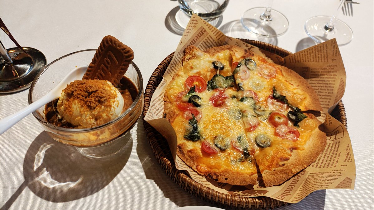 MarieReynoeijm's tweet photo. Sharing my new favorite crispy rice crackers with you all! Crunchy, savory, and just the right amount of flavor—perfect for snacking anytime  Who’s grabbing a bite https://t.co/ult6Vcj6FC