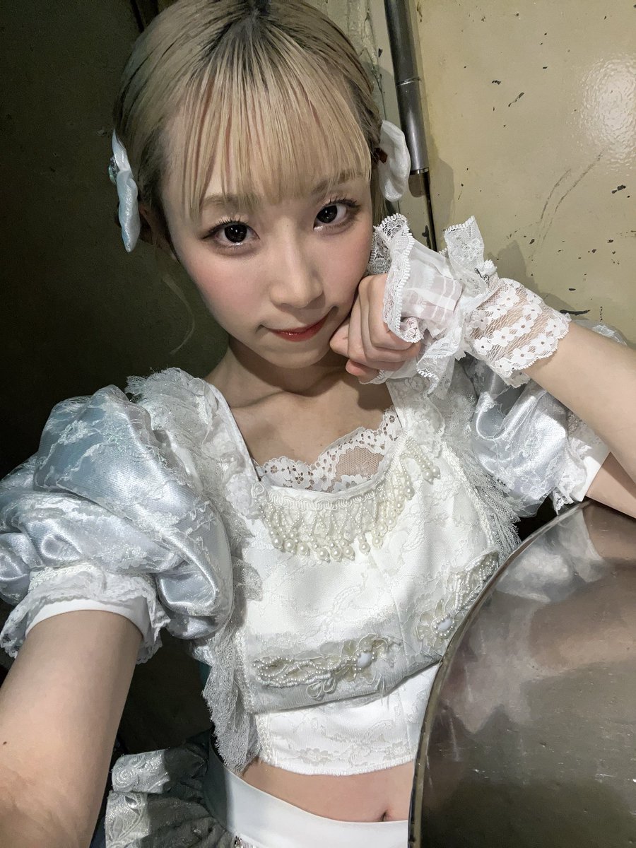 sevenchan_39's tweet photo. 最近バタバタ忙しすぎて全然配信出来てないほんとにごめん💧来週くらいから落ち着くかな……落ち着いたらいいな……たぶん( ; ; )それとDM返信出来ないし、リアクションしても❤️だけしか出来んのやけど、質問とかあればリプで送ってほしいなꪔ̤̮ ちゃんと皆からのメッセージ見てるからねありがと✩.*˚ https://t.co/mfXtqJen77