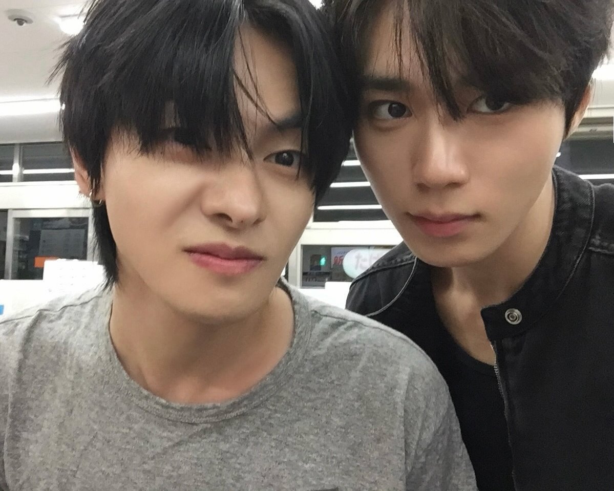 LEELEOINTL's tweet photo. [📸] 261001 INSTAGRAM — LEO ON JUNSEO’S POST 

#LEO #리오 #LEELEO #이리오

Here you go, i present to you all the memories from Japan

🔗 https://t.co/fBp9Kg3ZYr

#ALD1_LEO #リオ #李理悟 
#ALPHADRIVEONE #ALD1 #알파드라이브원 https://t.co/fpgdcN6PPe