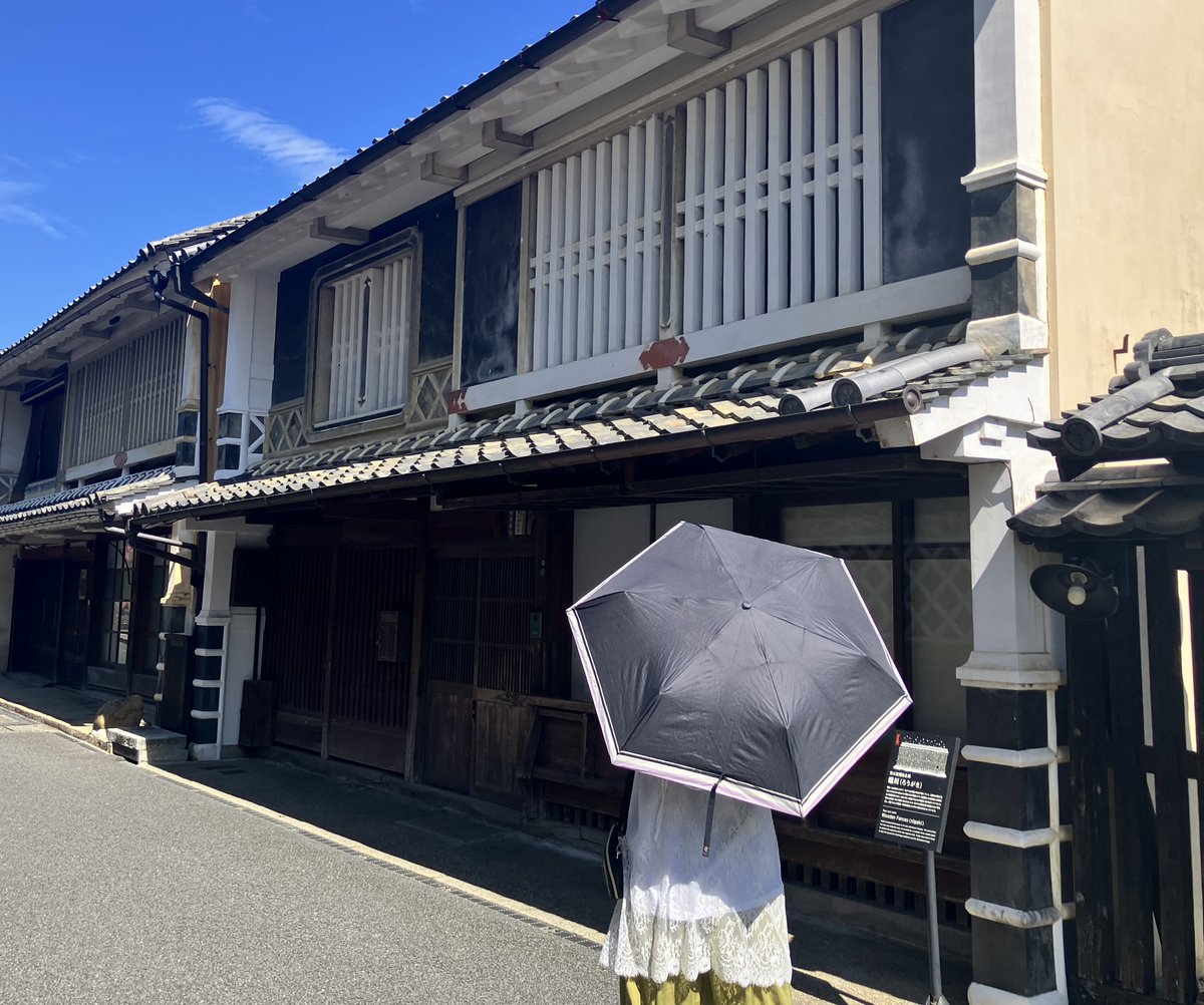 kanchiku's tweet photo. 内子の旭館。可愛い建築。内子の古い街並み、とてもよかった。観光客だらけでないことに癒された。ごはんもおいしかった。 https://t.co/bGVk6sahzF