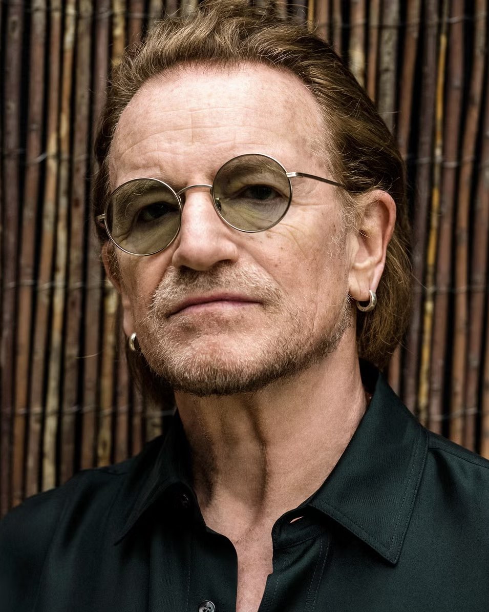 PopCrave's tweet photo. Bono reveals that Ed Sheeran didn’t want to get into politics when collaborating with U2 on a song that features Ukrainian singer Taras Topolia, who served in the army following the Russian invasion:

“When we did ‘Yours Eternally,’ he was saying, ‘You’re not going to get me into politics, are you?’ And I said, ‘This soldier who inspired us, he loved you Ed and you’ve worked on this song.’ [He responded], ‘Yeah, but I just want to keep my thing free.’”

🔗: https://t.co/E4jlWG70wm