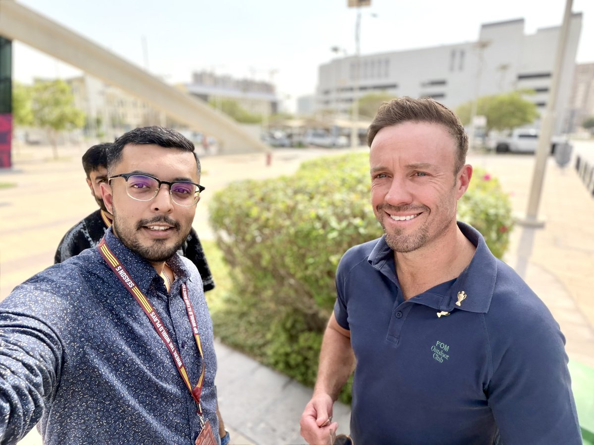 iamqadirkhawaja's tweet photo. Met with my All time favourite player @ABdeVilliers17 in Dubai ❤️😊
#ABdevilliars https://t.co/hlx3wUCnkg
