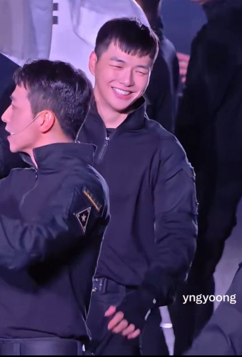 Maebelline1210's tweet photo. And he is the chosen one to be flag bearer for the opening ceremony please I'm so proud of him 😭😭

https://t.co/544b8s7Xio https://t.co/3FXeiFxshD