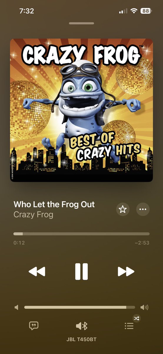 joshphill02's tweet photo. Gym song of the day idk this went fucking crazy for some reason on the bench https://t.co/qLifHmKn84