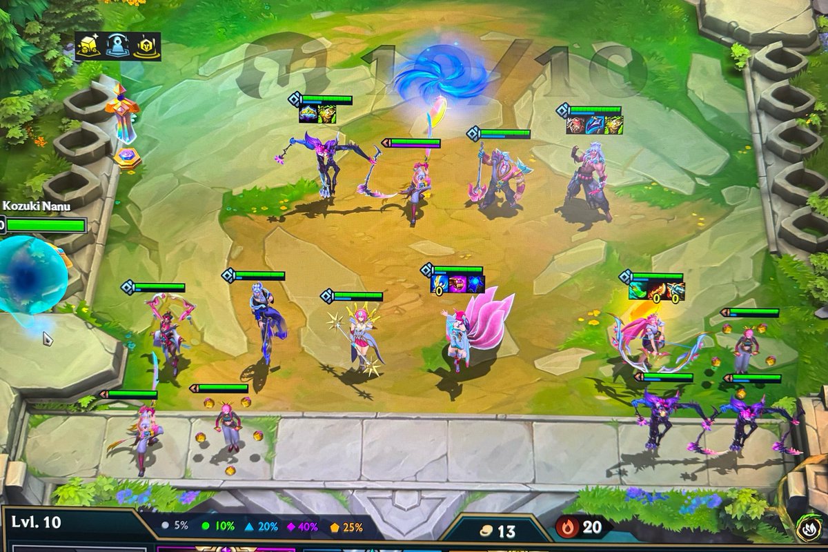 KozukiNanu's tweet photo. La segunda tampoco se ha dado mal, aunque me da la sensación de tener poca frontline en esta composición #tft https://t.co/VCsaEoWO81