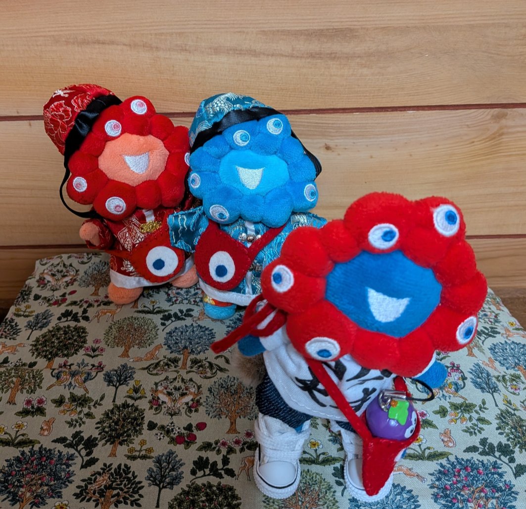 DStamarid0's tweet photo. フィッシュドロップわけてくださいな〜あかいおさかな🐡♪あおいおさかな🐟️♪

赤ミャっくんと青ミャッくんだ…
ボクのフィッシュドロップが減ってしまう… https://t.co/P4SOHuxjtx