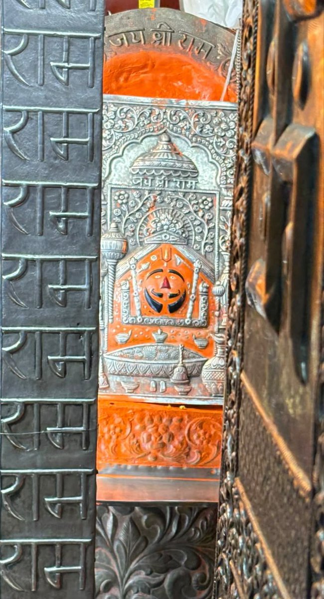 rajakatrabalaji's tweet photo. सिद्धपीठ राजाकटरा, कोलकाता वाले श्री श्री पंचमुखी हनुमान जी का संध्या श्रृंगार एवं दिव्य दर्शन।
दिनांक 01 अक्टूबर 2026, दिन - गुरुवार।

बाबा आपकी सभी मनोकामनाएं पूर्ण करें। https://t.co/74m4Hv2bMM