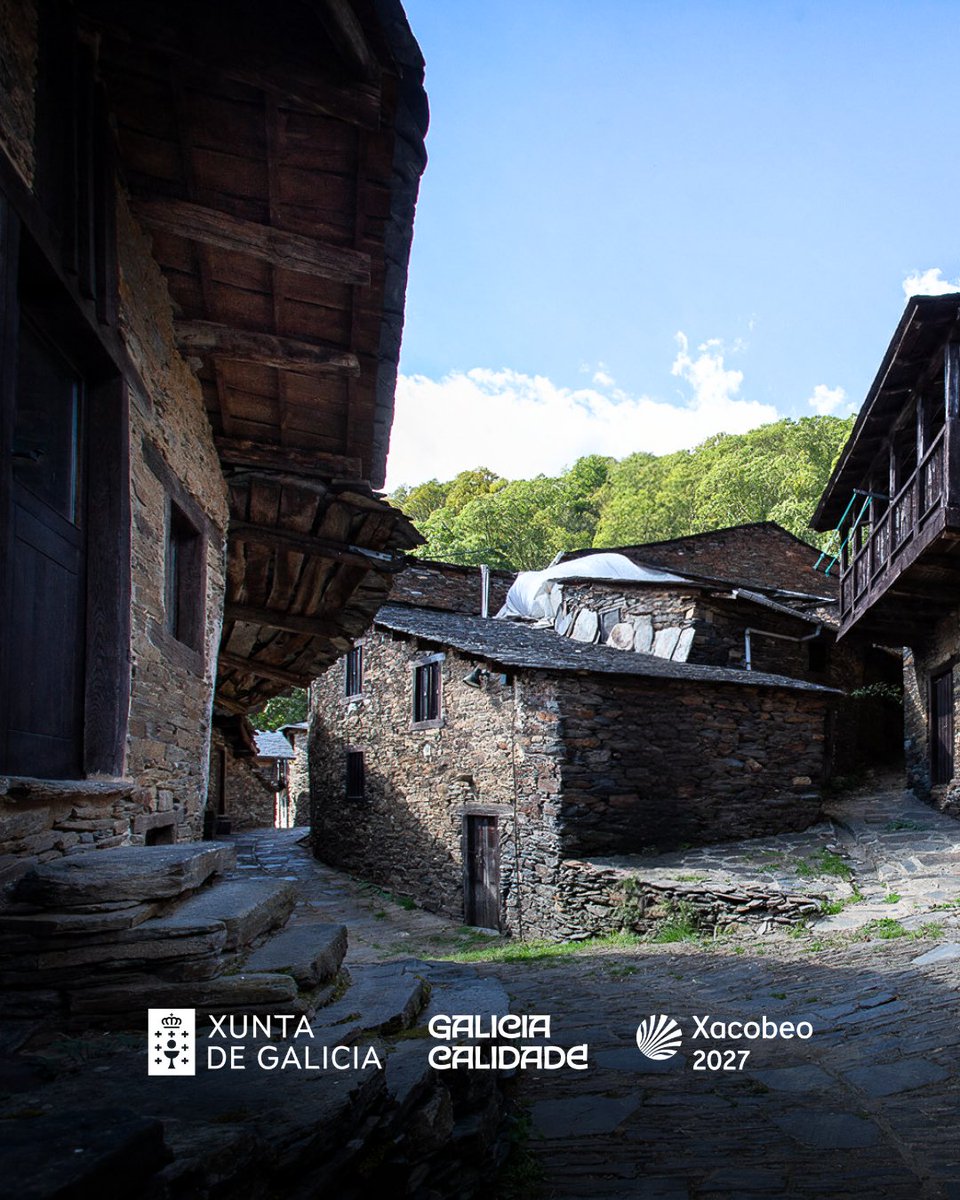 Turgalicia's tweet photo. ✒️ Esta semana, no noso blog, falamos das aldeas de lousa do Courel e dunha Galicia que parece sacada doutro tempo.

Podes ler a entrada completa en https://t.co/9DZyhArXPG

✒️ Esta semana, en nuestro blog, hablamos de las aldeas de pizarra de O Courel y de una Galicia que parece sacada de otro tiempo.

Puedes leer la entrada completa en https://t.co/9DZyhArXPG

✒️ This week on our blog, we’re taking a look at the slate villages of O Courel and a Galicia that seems to have been taken from another time.

Read the full article at https://t.co/9DZyhArXPG

#Galicia #GaliciaCalidade #Xacobeo2027