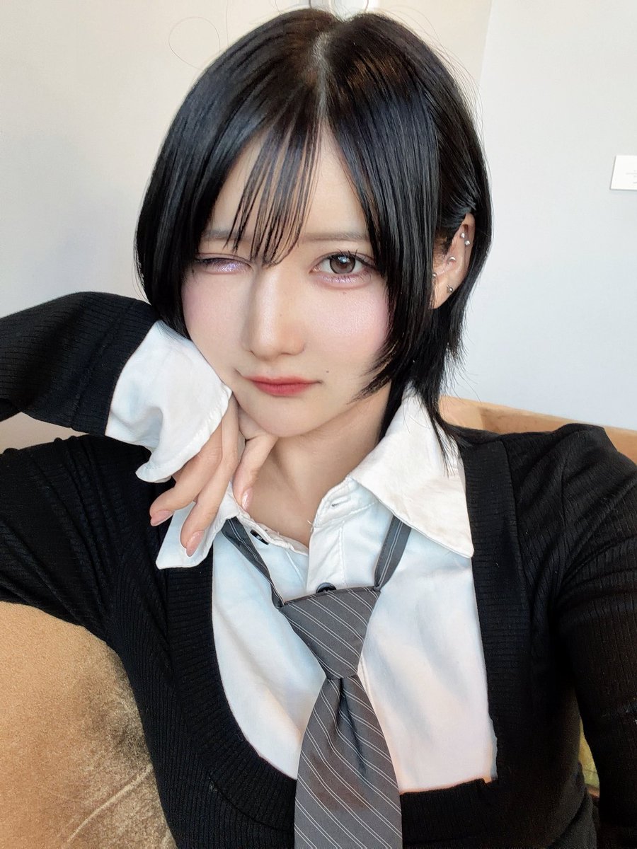 hakanai_yuma's tweet photo. 中性的 メロ顔 ショートウルフ女子 https://t.co/MQJImtHJz5