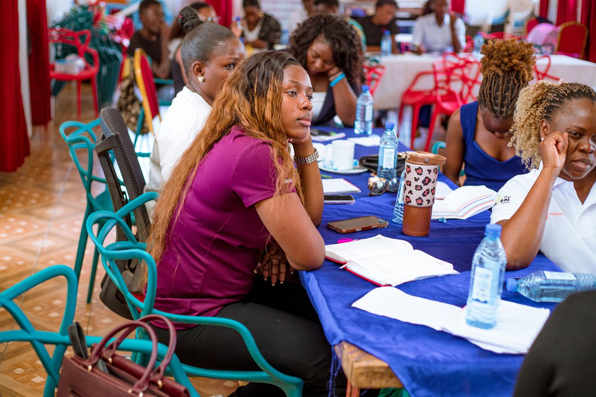 DreamsGirlsYou1's tweet photo. Day 3 wrapped up the SMART Advocacy Workshop under the Beyond Bias Project!
The 30 youth champions successfully built their own action roadmaps, connecting problem analysis, policy mapping, and message design to drive real policy change.
#META @FemnetProg https://t.co/TUxVHV3mBu