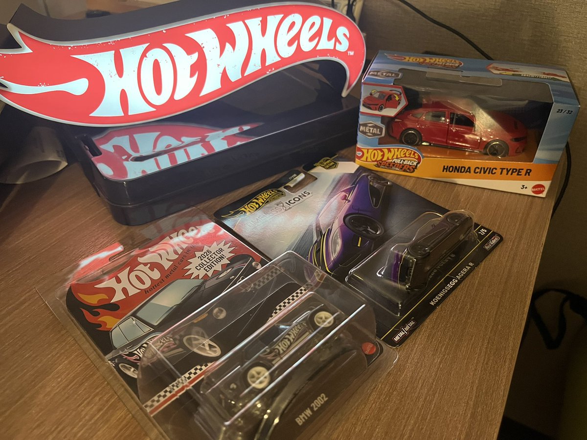 loveofhotwheels's tweet photo. キャンペーンカー欲しさにロゴライトを買ってしまった…
#ホットウィール
#トイザらス
#キャンペーンカー https://t.co/cjAmVbGa5n