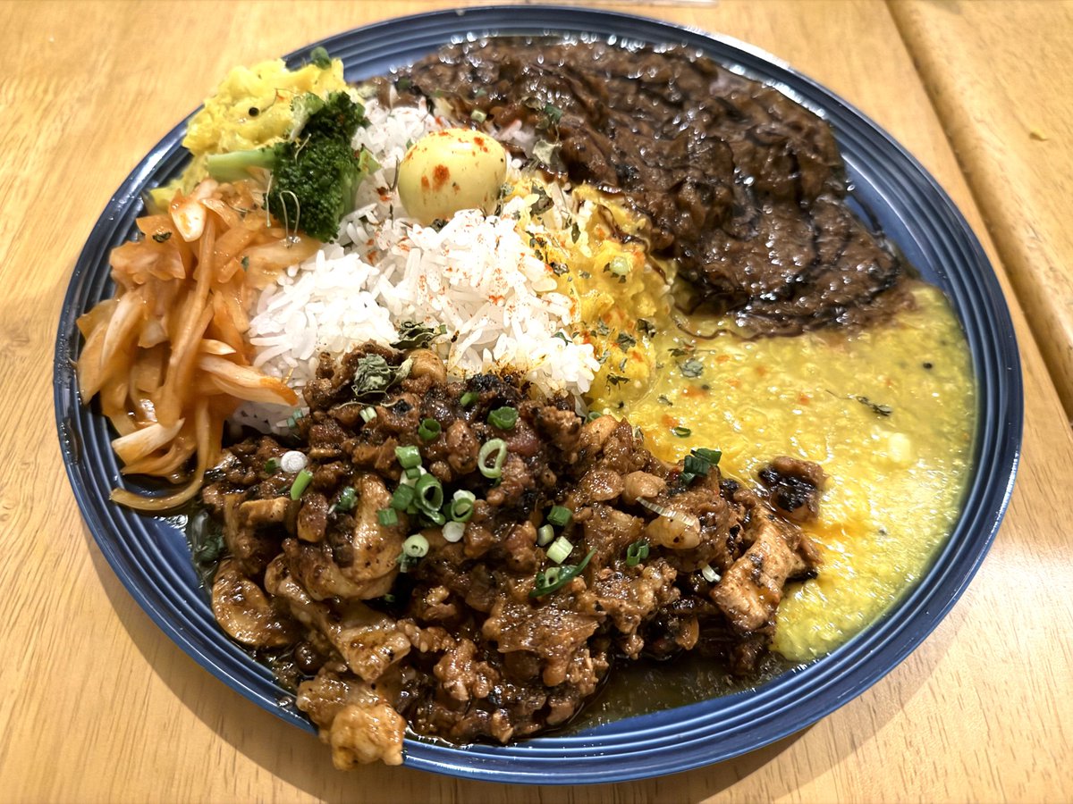adyu_lefty's tweet photo. お昼ご飯に食べたFiftyの「牛ホルモンチリキーマカレー」がこの時間になって腹？腸？のあたりで暴れている気がする。

結構辛かった😅 https://t.co/o1mcL5dQmN