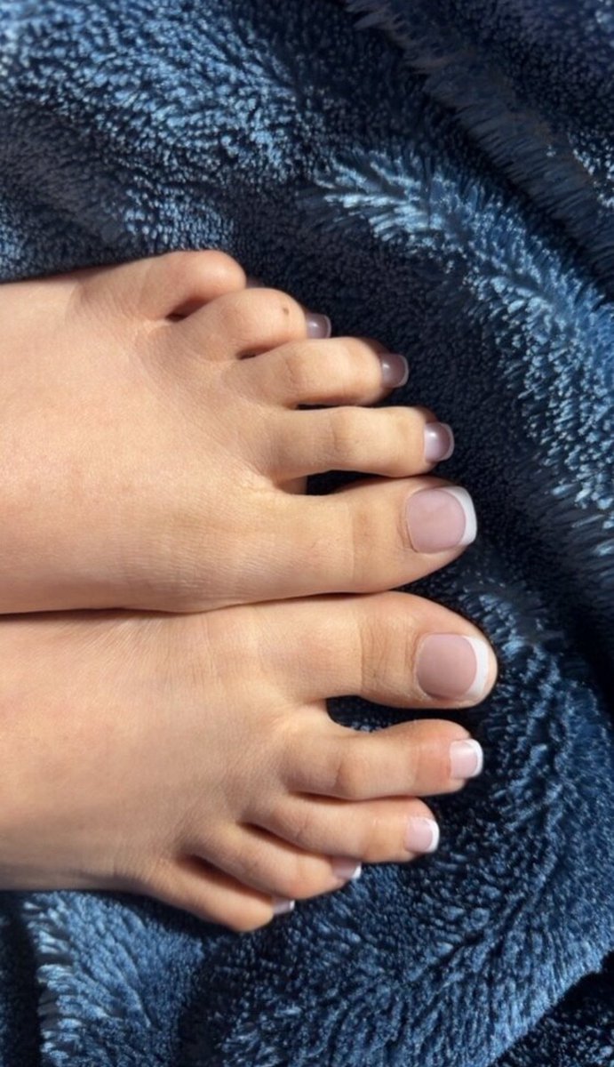 goddess_pakfin's tweet photo. they look soo realistic 😍
#slaves #findoms #puppy https://t.co/TAVnFgBXnO