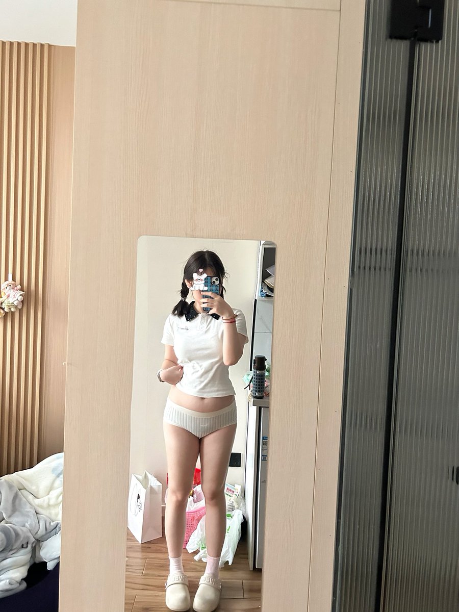 Rosemaryhlcy's tweet photo. 再强调一次：我不要🚪！真不要！ 想看什么痛快点告诉我， 我看到立马发.就是手发酸发不完而已 不需要你们打钱支持我
1：看福
2：看🐻
3：全部都要 https://t.co/NfwbXL9ZGX