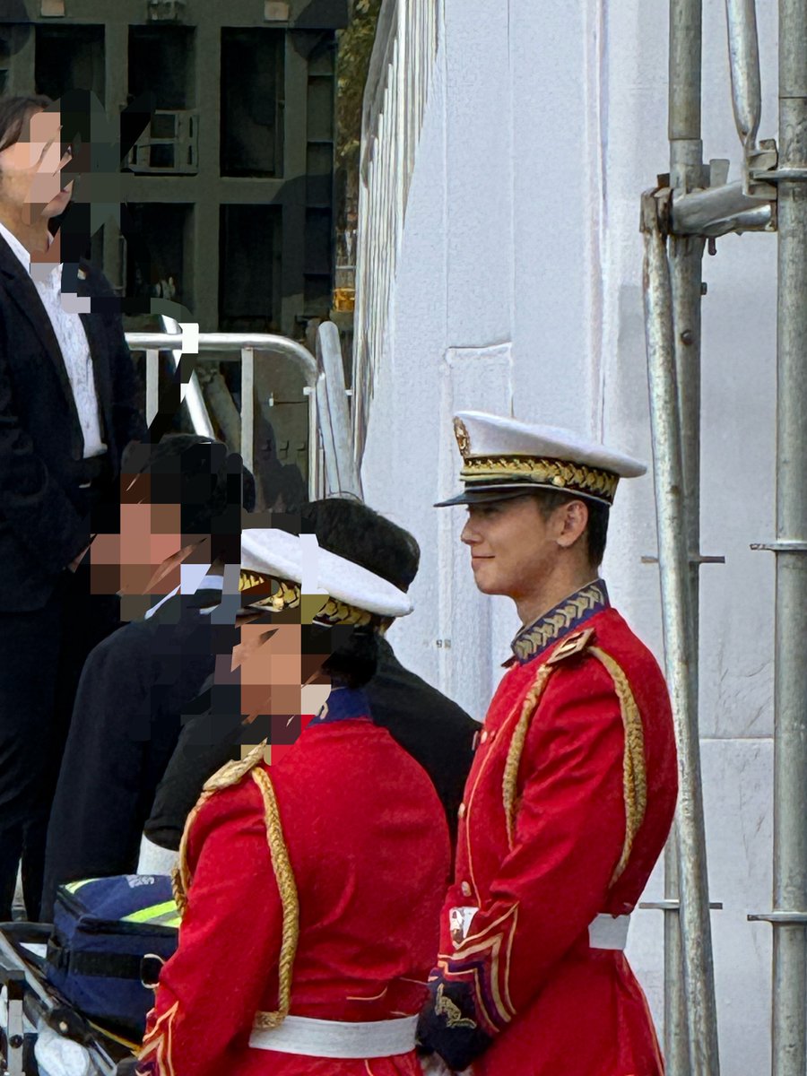 ChaEunwooINTL's tweet photo. 📸 Sergeant Lee Dongmin (Cha Eunwoo) at the Gyeryong Ground Forces Festival today, October 1st.

#CHAEUNWOO #차은우 #이동민
#チャウヌ #车银优 #ชาอึนอู #車銀優 https://t.co/EuaQCTuUCv