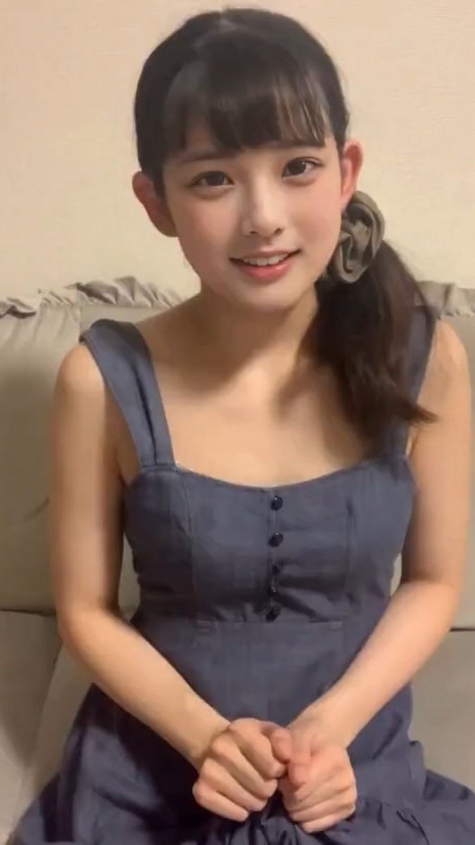 suzu_suzu_1010's tweet photo. この中何も着てないらしい... https://t.co/doYT3oxY8W
