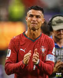 Dunyaradar360's tweet photo. 🚨 Ronaldo, Portekiz Milli Takımı kampından ayrıldı!

Jorge Jesus'un kendisini Danimarka maçında ilk 11'e almayacağını açıklamasının ardından Ronaldo kamptan ayrıldı.

“Gerçeği zamanı gelince anlatacağım” dedi. 👀 #nationsleague #uefa #BizimÇocuklar https://t.co/DKMesRe0ve