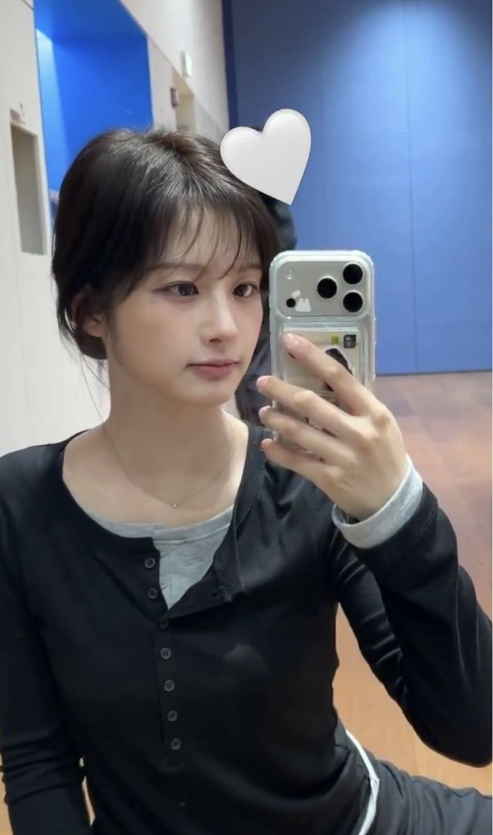 _zip2026's tweet photo. 📁zip님이 드리는 ABLY 전상품 5% 쿠폰 
- 쿠폰 바로 등록 : https://t.co/yG9s1S9059  

📁엔믹스 설윤 가성비 손민수.zip 
- 2만원대 레이어드 티셔츠 🐰

🔗[블랙업] 유리애 레이어드 헨리넥 긴팔티
https://t.co/xxJmVc7Rsl
https://t.co/3H63f3gTLa

#SULLYOON #NMIXX https://t.co/48NqVT06Lh