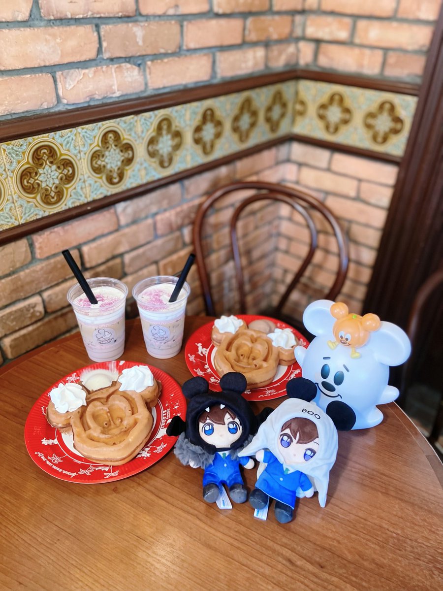 s_174cm's tweet photo. 仮装した新蘭ちゃんとDハロ👻🦇︎︎✧ https://t.co/SdrQmvG9TE