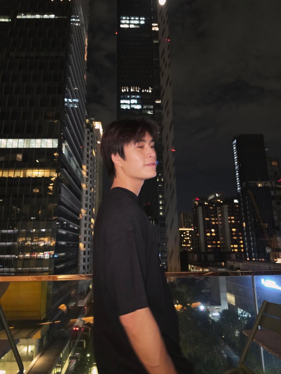 Geminint_family's tweet photo. อยากคารวะความหล่อเจมีไนน์วันละสิบรอบ 🧎‍♀️🫶🏻😚

#Gemini_NT #เจมีไนน์ @gemini_ti https://t.co/51sjkD21s5
