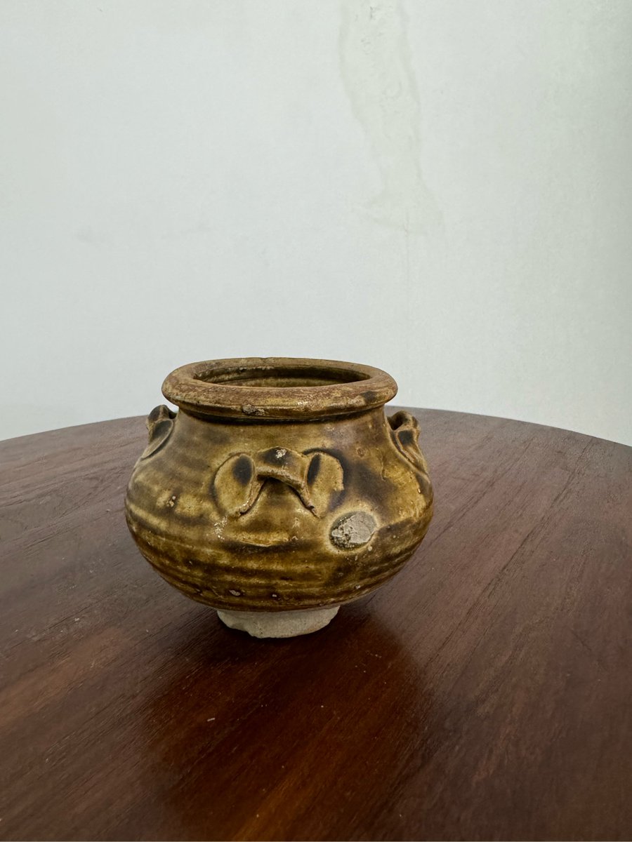 bluxix6698's tweet photo. [Daily small joy! A special item caught my eye — 郧品号瓮, a unique artifact with old charm, making my day!] https://t.co/oz17ke4fIw