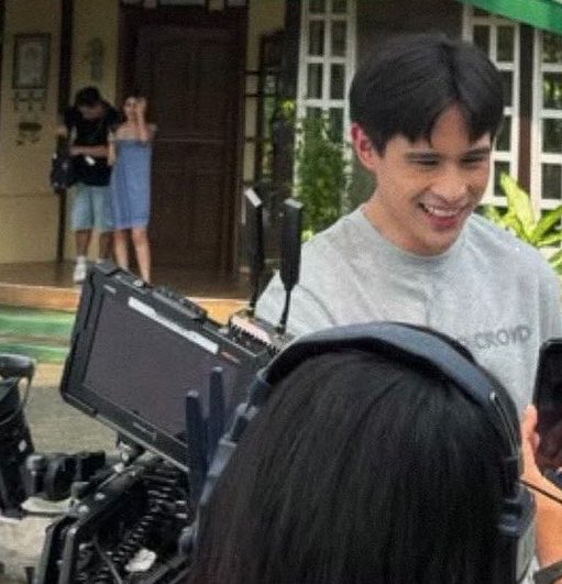 salvanyyy's tweet photo. live in po ba ang trislia? @Viu_PH @reinphilippines CHAR #TheWayBackToYou https://t.co/cId2QFs8o1