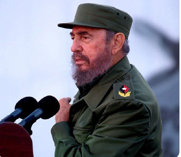 FelixDuarteOrte's tweet photo. Si otros transigen, si otros se dejan sobornar, si otros traicionan, Cuba sabrá mantenerse como ejemplo de una revolución que no claudica, que no se vende, que no se rinde, que no se pone de rodillas."
#FidelPorSiempre 
#CubaEstáFirme
#CubaVencerá https://t.co/Lf8lVVVaR0