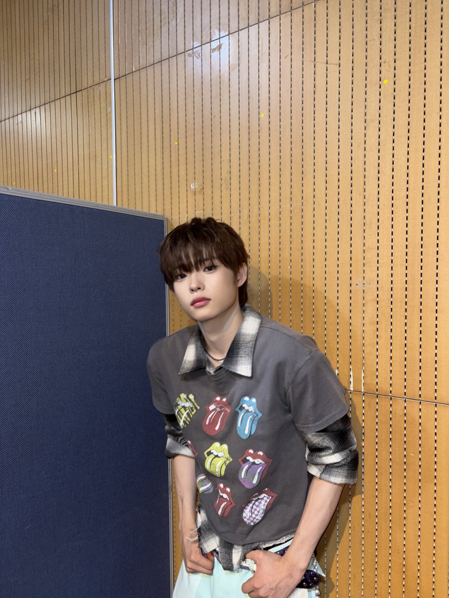 TIOT_NOW's tweet photo. [#예찬] 
로티~~ TIOT가 돌아왔다!! 
다섯시간의 조각들과 함께 엠카에서 첫방 완료!
소리 많이 질러줘서 고마워요💕💕 이제 시작이니까 
함께 가보자!!!🔥

#TIOT #티아이오티
#다섯시간의조각들 
#FiveHoursInPieces
#신예찬 #SHINYECHAN https://t.co/C74lPPRT9X
