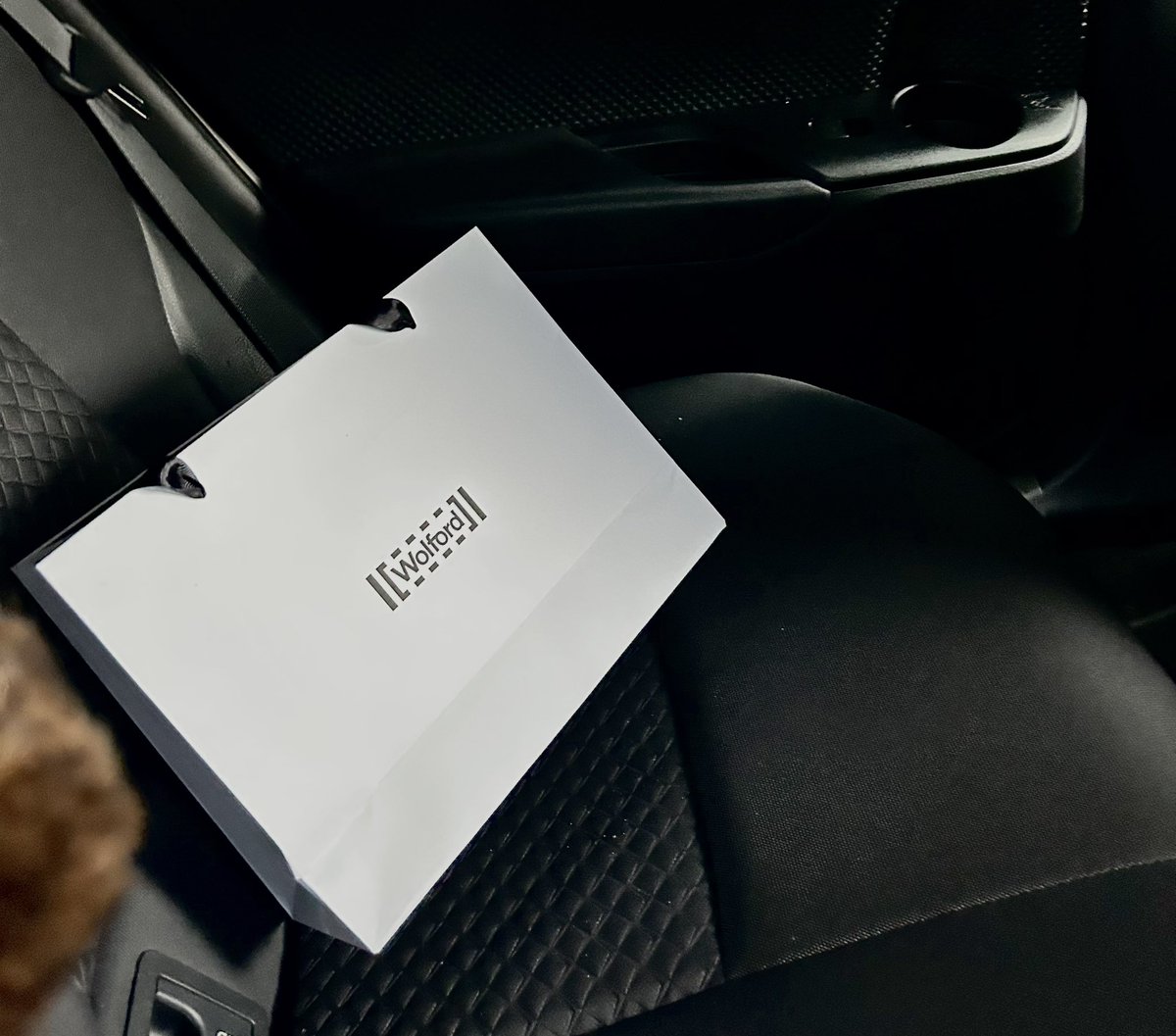 KeilaSinclair_'s tweet photo. Lunch at Le Lutetia, then a little something from Wolford… priorities. 🤍 https://t.co/X2JZLAt6Wc