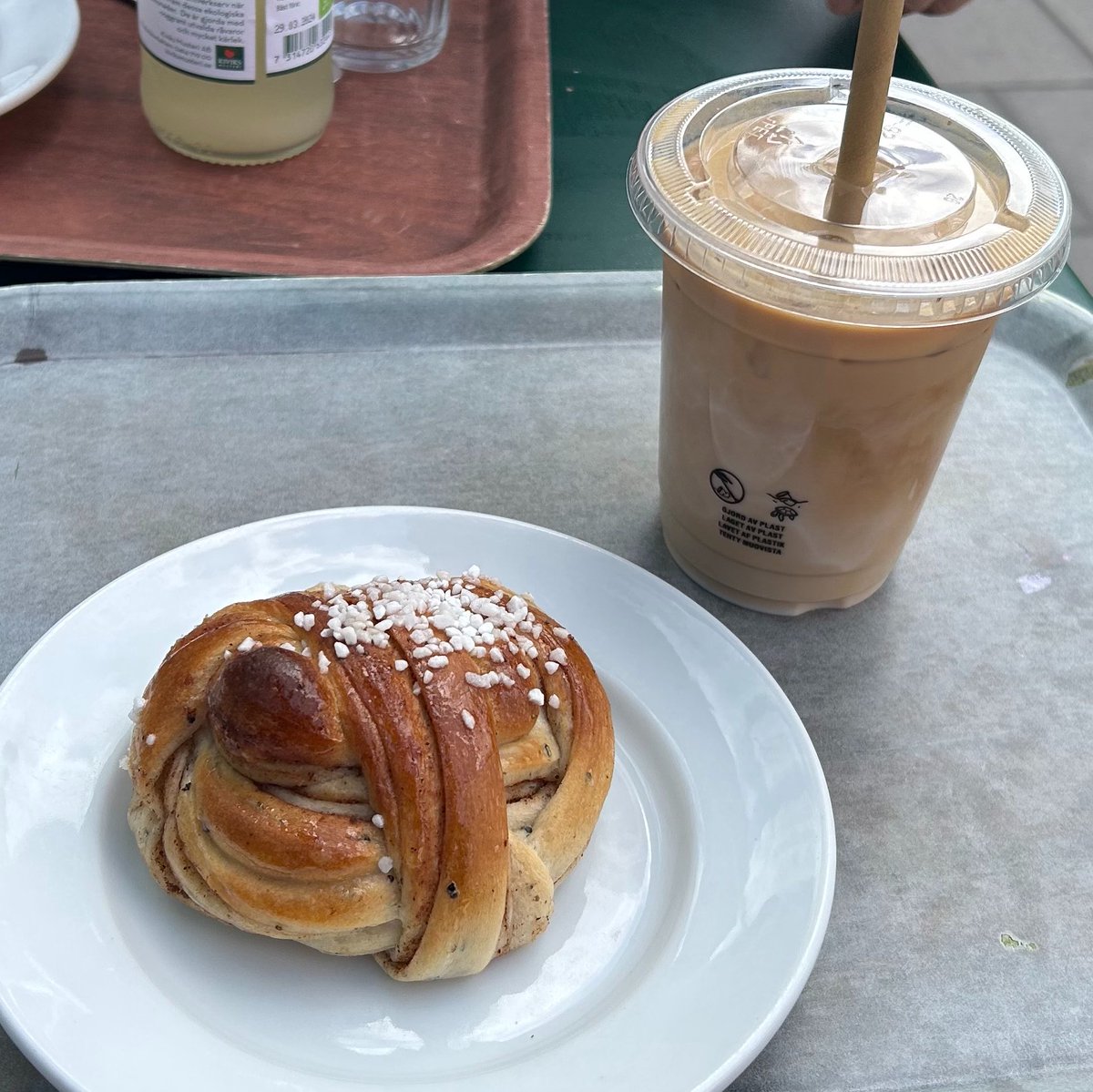 datarou_origin's tweet photo. 今日はコーヒーの日で、10月４日はシナモンロールの日☕️🥯 https://t.co/iNTYFABKZ2