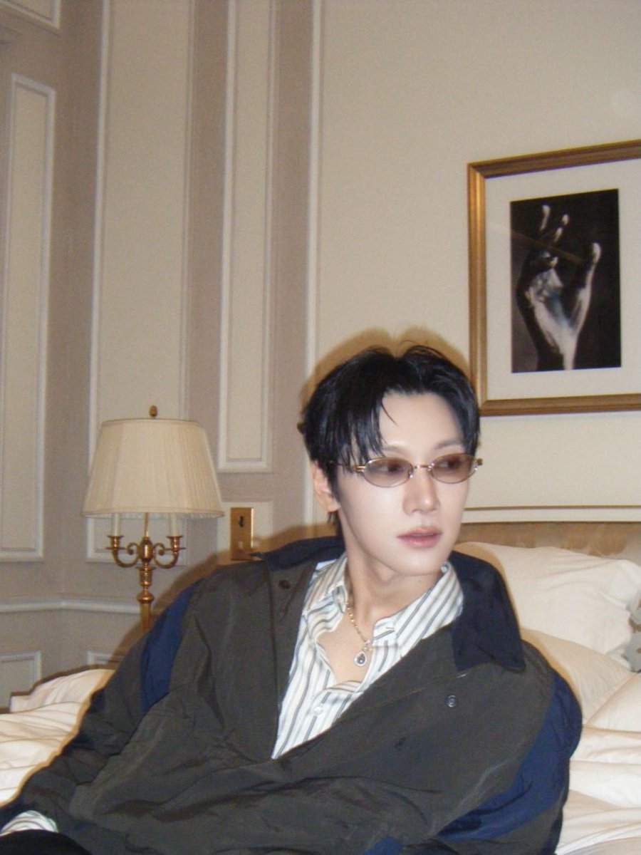 shiroiyume7889's tweet photo. รูปนี้คุณหนูน้องเตนล์ฉ่ำมากนะคะ จมูก ปาก ฉ่ำ ๆ

TEN AT SAINT LAURENT SUMMER27   #TENforYSLPFW27  #SaintLaurentxTEN @TEN_offcl https://t.co/AXRuhMCymJ