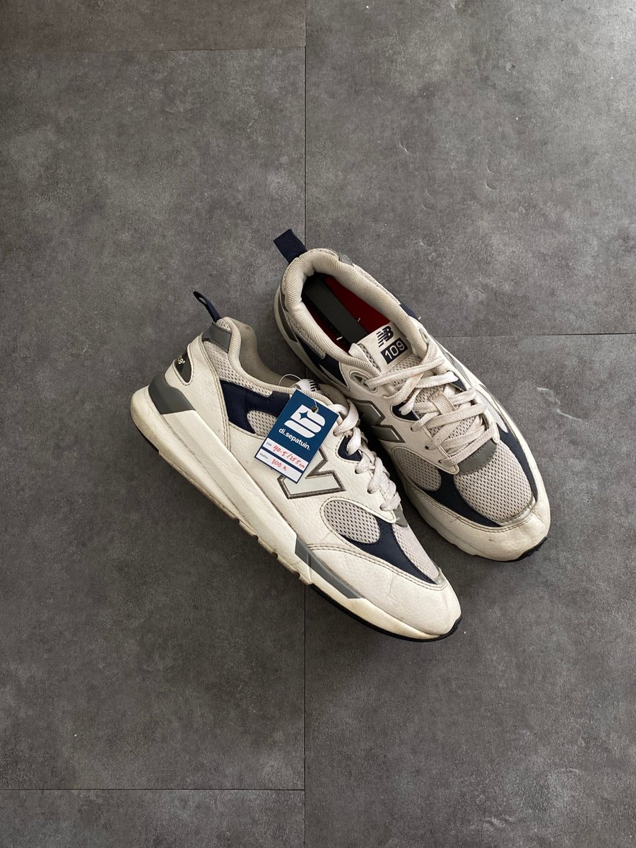 pickesyxv's tweet photo. New Balance 108 Leather White
Ori second
Size 40.5 / 25.5 cm (ONLY SIZE)
Price 300k

serius sung DM aja!
bisa rekber oren📦
#wts #wtb #sepatu https://t.co/IZ7M8PiREQ