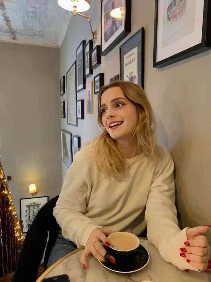 EmmaWatson3iu's tweet photo. Be real 

What would be your first move if you have to stay down with me in a particular apartment????

Sex
Hug 🫂 
Kisses 😘 https://t.co/nhiRpSOlow
