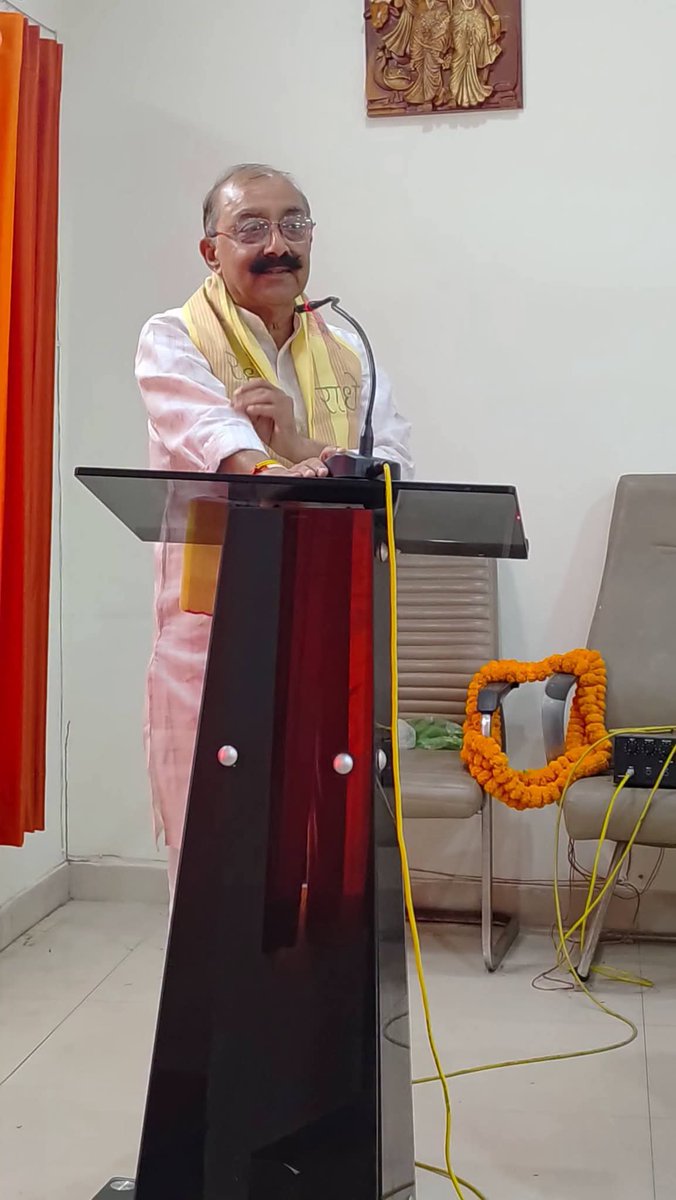 BJPBareilly2's tweet photo. आज सिविल लाइंस पार्टी कार्यालय पर आयोजित जिला कार्यशाला/शिक्षक एमएलसी बरेली मुरादाबाद खंड चुनाव के निमित्त बैठक को मुख्य अतिथि माननीय विधान परिषद सदस्य कुंवर महाराज सिंह जी, भाजपा जिला अध्यक्ष माननीय श्री @SompalSharma12 ने सम्बोधित किया! 
@BJP4UP @thebhupendra26 https://t.co/b2hbpnfyoo