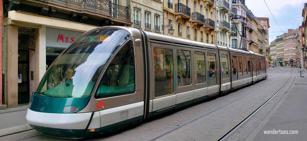 FrontRep's tweet photo. 🇫🇷🚨ALERTE INFO | La préfecture de Strasbourg INTERROMPT les trams pour limiter les mouvements des émeutiers. https://t.co/REppJ7X7Nn