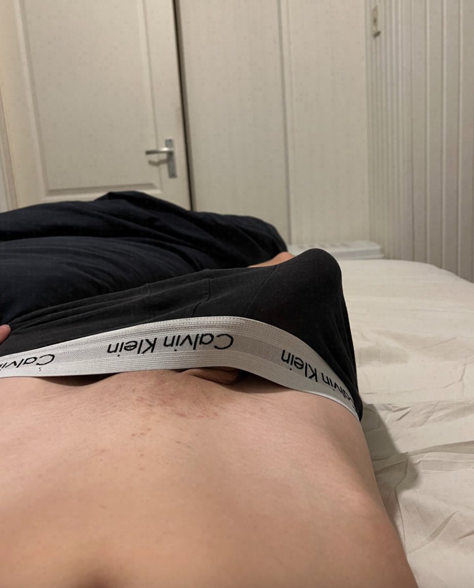 tommie1802_'s tweet photo. Ik ben weer terug van vakantie. Wie komt lekker geilen in DM? https://t.co/hug8Ab4tfe