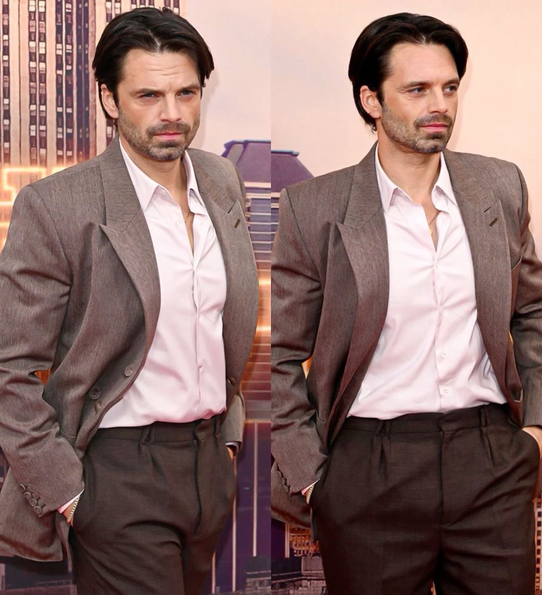 delicate__14's tweet photo. One of his best looks ever that suit was lethal https://t.co/y3Z71HM0NT