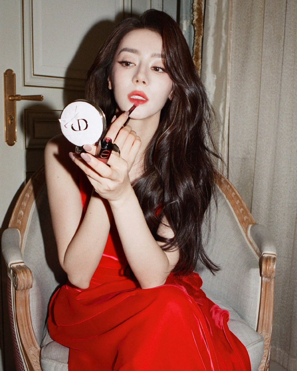 CineFocu's tweet photo. Dilraba Dilmurat stuns for the Dior Summer 2027 Women’s show. https://t.co/pqJTEt8OFf