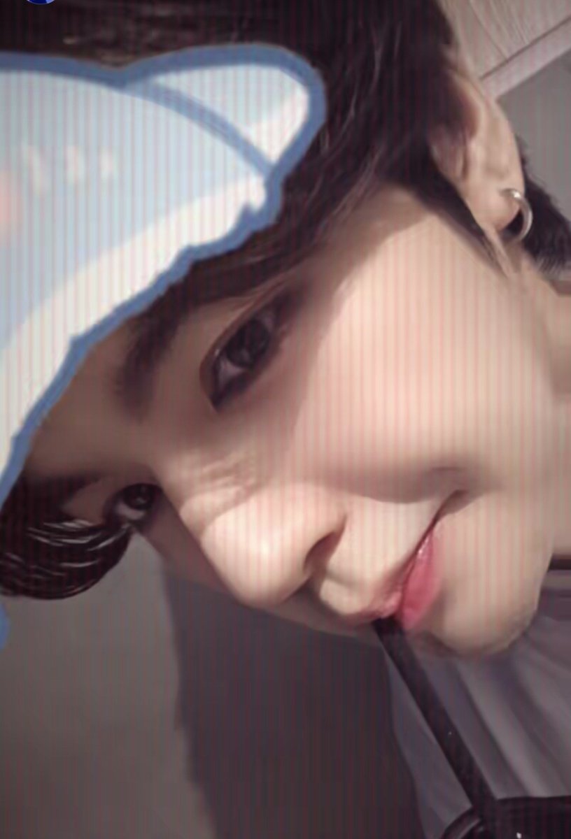 heyimyang's tweet photo. Hello Mr. Kim Hyung! 🐱 #KIMHUATNG https://t.co/MJcwqFqrFk