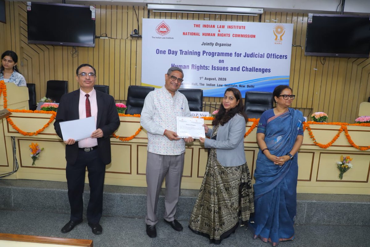 DCPCR's tweet photo. Hon’ble Chairperson Om Vyas at the Pan India Training Programme of District Judges with Prof. V. K. Ahuja, Director, ILI, and Ms. Archana Pathak Dave (@pathak_dav), Additional Solicitor General of India, focusing on human rights, justice, and dignity.

@LtGovDelhi 
@gupta_rekha https://t.co/8ALVvyhJ2z