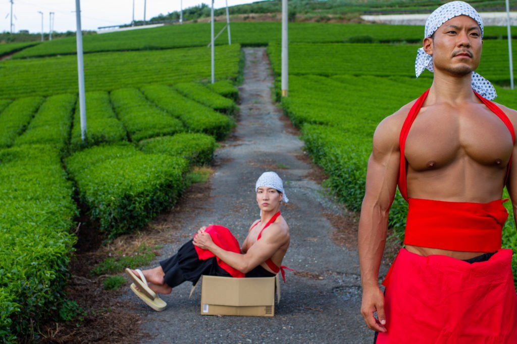 muscleplus_free's tweet photo. 怖いか？
生成AIも合成も使わず、生身の筋肉で撮影した4500枚以上のマッチョフリー素材をすべて無料公開していることが。茶畑のマッチョの素材もたくさん🍵 https://t.co/Zt9P2oWlpd