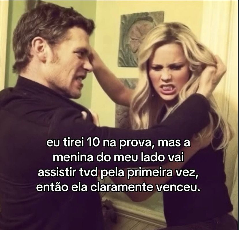 SOYBONIT's tweet photo. Photo shared by thata / the vampire diaries on September 03, 2026, tagging @tvdubrasill_ and @vampire_tvd. br. It may be a meme of a blonde person with text saying: “I got a 10 on the test, but the girl next to me is going to watch TVD for the https://t.co/4eLICrJdFD