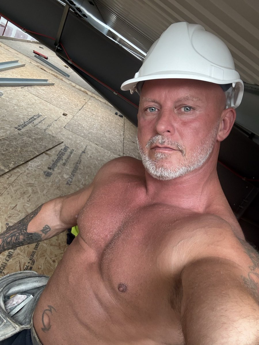 EvansEvan19575's tweet photo. Fare to hot up here need cooling down https://t.co/E4Go8MUCug