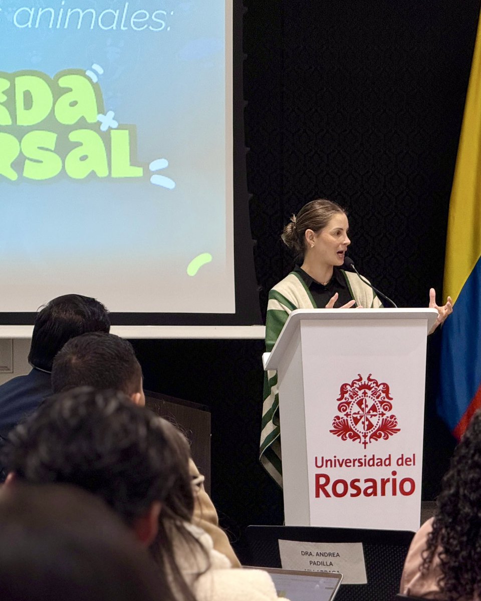 andreanimalidad's tweet photo. Gracias profes y estudiantes de la facultad de jurisprudencia de la @URosario por su interés en el derecho animal y por haberme invitado a hablar de las fronteras y los retos en ese campo. Con pragmatismo legislativo avanzamos en protección animal.
#EstadoParaLosAnimales https://t.co/DL8qcH1oa8
