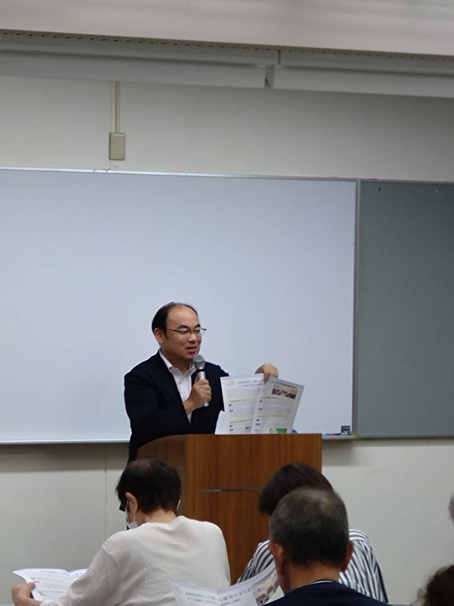 gennok's tweet photo. 金沢市内にて、議会報告会を開催。多数の方々にご参加頂き感謝申し上げます。これまでの活動をご報告し、質疑応答の時間も設けて活発なご意見をいただきました✨
#金沢市#公明党 https://t.co/oBRcAXrNQk