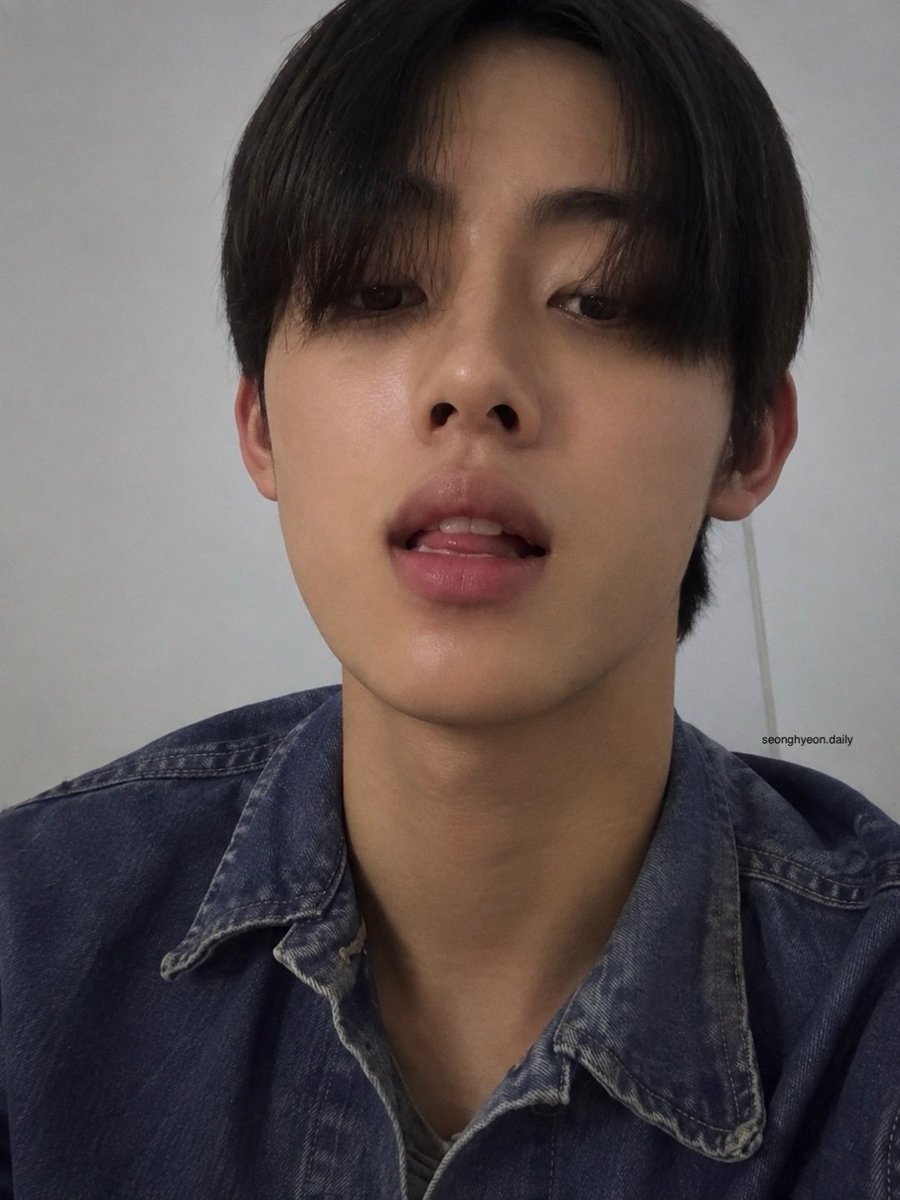 encoer7's tweet photo. hi, #coertwt!! 
Ash here, d-3 of looking for interactive #moots <3

— she/her
— infp
—  sean &amp; james, ot5 biased
— longtime #stantwt / #kpoptwt resident
— here for cortis, loud when it matters
.
♡ &amp; ↻ are appreciated!

#moothunt #coerville #coer https://t.co/vPvDQ1agCQ