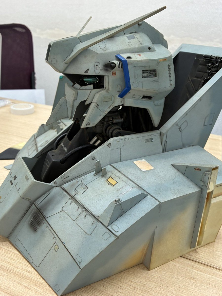 MASAHIKO1092919's tweet photo. モデルグラフィックス別冊『プロジェクトZ』表紙掲載用に造形した1/20 ゼータプラス胸像を、じつに40年ぶり（！）にサルベージしてもらいました。
……え？　なんでいまごろサルベージしたかって!?
例の案件、いよいよ「発動」します！　Stay tuned !! https://t.co/H8HEF7jRWv