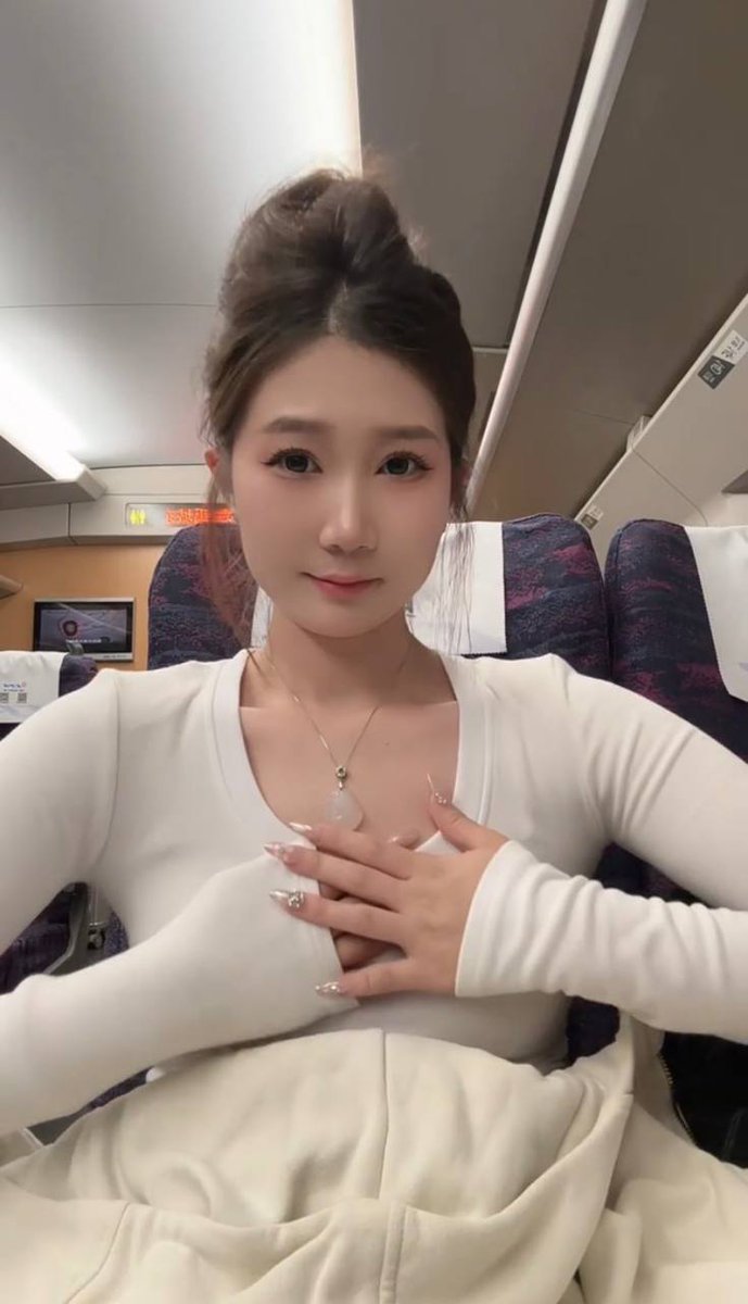 HxhxTobias's tweet photo. 00后宝妈 找男（不开玩笑）在线蹲一位周末能约的男搭子，感觉好的话可以长期，不打扰彼此生活！ （什么门槛姐，酒店代购都是骗人，别上来就问我多少钱我不是卖的） https://t.co/ienWEjdKtI